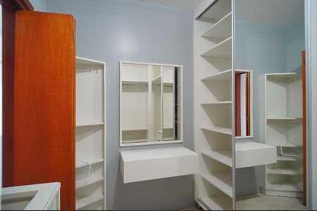 Casa para alugar com 180m², 3 quartos e 3 vagasCloset da suíte