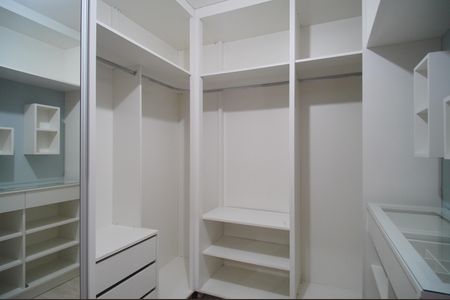 Casa para alugar com 180m², 3 quartos e 3 vagasCloset da suíte