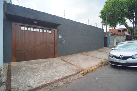 Casa para alugar com 180m², 3 quartos e 3 vagasFachada