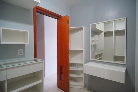 Casa para alugar com 180m², 3 quartos e 3 vagasCloset da suíte