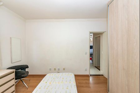 Apartamento à venda com 68m², 2 quartos e 1 vaga