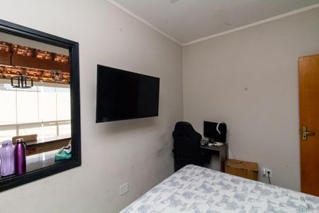 Quarto 1 de casa para alugar com 2 quartos, 75m² em Parque Guarani, São Paulo