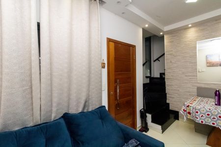 Sala de casa para alugar com 2 quartos, 75m² em Parque Guarani, São Paulo