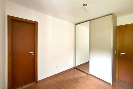Apartamento à venda com 136m², 4 quartos e 3 vagas Apartamento à venda com 136m², 4 quartos e 3 vagasSuite 2
