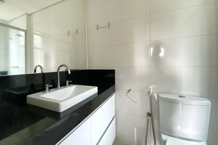Apartamento à venda com 136m², 4 quartos e 3 vagas Apartamento à venda com 136m², 4 quartos e 3 vagasBanheiro da Suíte 1