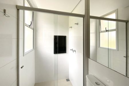 Apartamento à venda com 136m², 4 quartos e 3 vagas Apartamento à venda com 136m², 4 quartos e 3 vagasBanheiro da Suíte 2