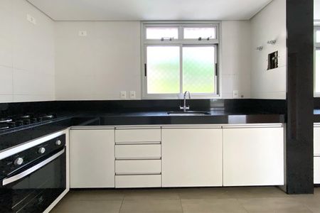 Apartamento à venda com 136m², 4 quartos e 3 vagas Apartamento à venda com 136m², 4 quartos e 3 vagasCozinha