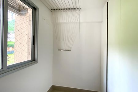 Apartamento à venda com 136m², 4 quartos e 3 vagas Apartamento à venda com 136m², 4 quartos e 3 vagasQuarto de Serviço
