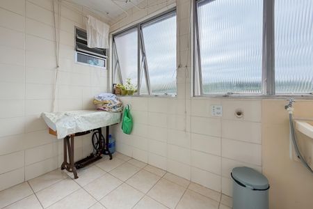 Apartamento à venda com 132m², 3 quartos e 1 vagaÁrea de Serviço