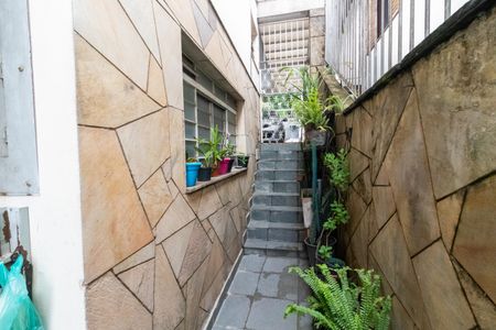 Casa à venda com 331m², 5 quartos e 4 vagasCorredor Lateral