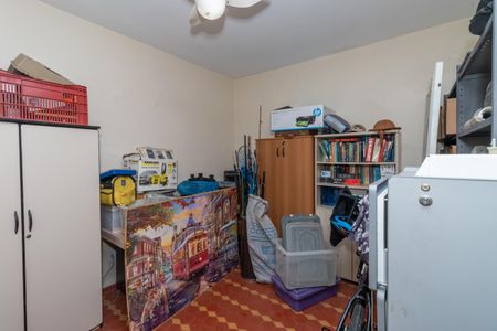 Casa à venda com 331m², 5 quartos e 4 vagasQuarto do Subsolo