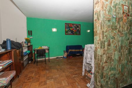 Casa à venda com 331m², 5 quartos e 4 vagasSala