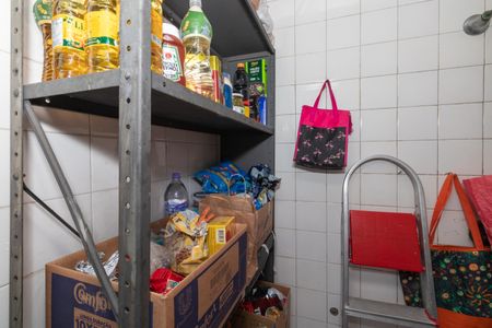 Casa à venda com 331m², 5 quartos e 4 vagasDespensa