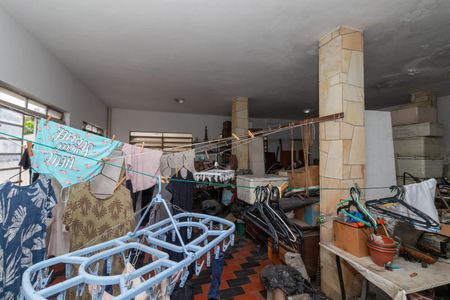 Casa à venda com 331m², 5 quartos e 4 vagasLavanderia