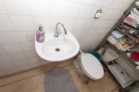 Casa à venda com 331m², 5 quartos e 4 vagasBanheiro de Serviço