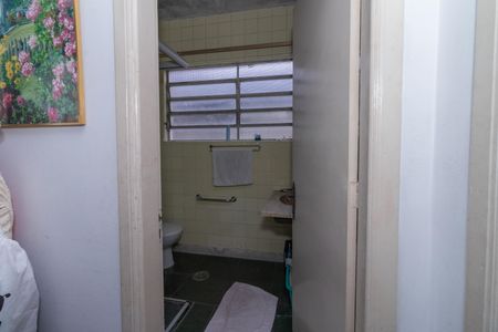 Casa à venda com 331m², 5 quartos e 4 vagasBanheiro 1