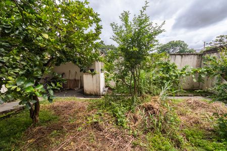 Casa à venda com 331m², 5 quartos e 4 vagasQuintal do Fundos