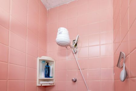 Casa à venda com 331m², 5 quartos e 4 vagasBanheiro 2