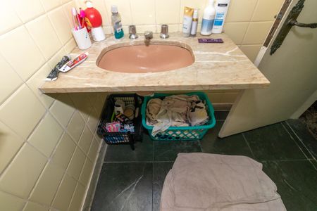 Casa à venda com 331m², 5 quartos e 4 vagasBanheiro 1