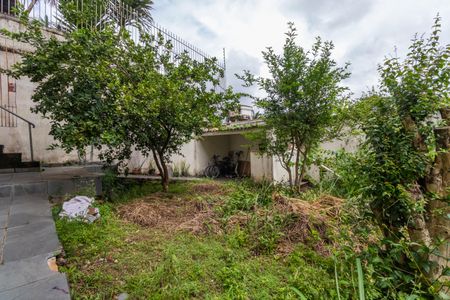 Casa à venda com 331m², 5 quartos e 4 vagasQuintal do Fundos