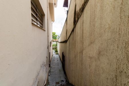 Casa à venda com 331m², 5 quartos e 4 vagasCorredor Lateral