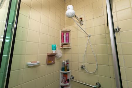 Casa à venda com 331m², 5 quartos e 4 vagasBanheiro 1