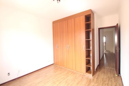 Casa à venda com 168m², 3 quartos e 2 vagasQuarto 2