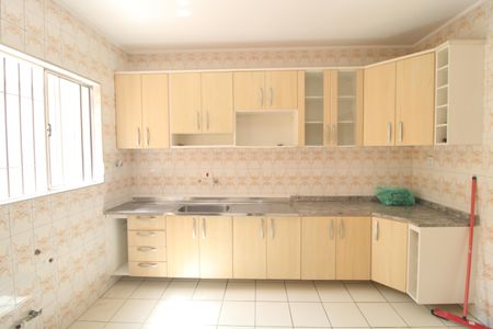 Casa à venda com 168m², 3 quartos e 2 vagasCozinha