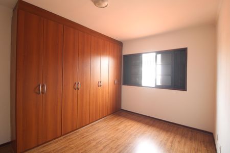 Casa à venda com 168m², 3 quartos e 2 vagasSuíte