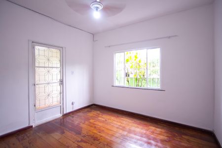 Sala de casa para alugar com 2 quartos, 85m² em Porto Velho, São Gonçalo