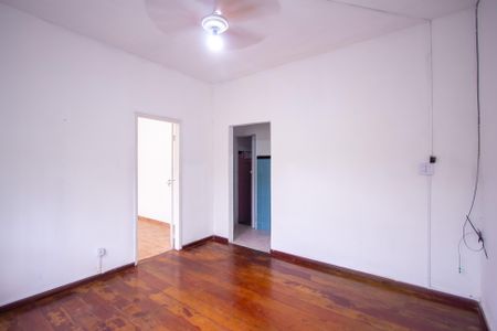 Sala de casa para alugar com 2 quartos, 85m² em Porto Velho, São Gonçalo