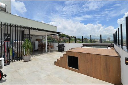 Apartamento à venda com 180m², 3 quartos e 2 vagasÁrea da Cobertura