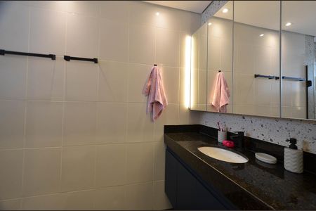 Apartamento à venda com 180m², 3 quartos e 2 vagasBanheiro Suíte 