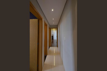 Apartamento à venda com 180m², 3 quartos e 2 vagasCorredor