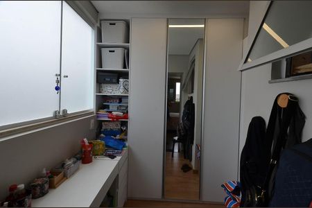 Apartamento à venda com 180m², 3 quartos e 2 vagasSuíte Closet