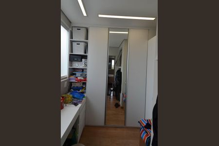 Apartamento à venda com 180m², 3 quartos e 2 vagasSuíte Closet