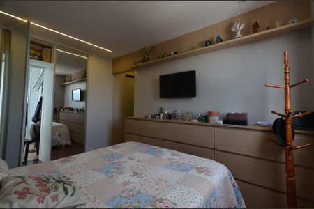 Apartamento à venda com 180m², 3 quartos e 2 vagasSuíte