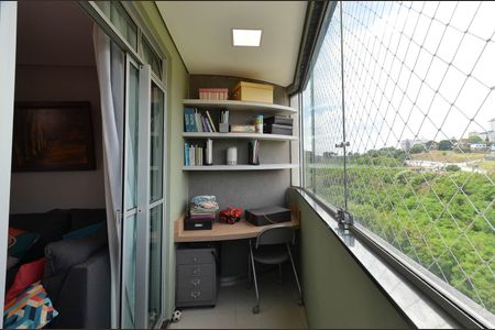 Apartamento à venda com 180m², 3 quartos e 2 vagasVaranda