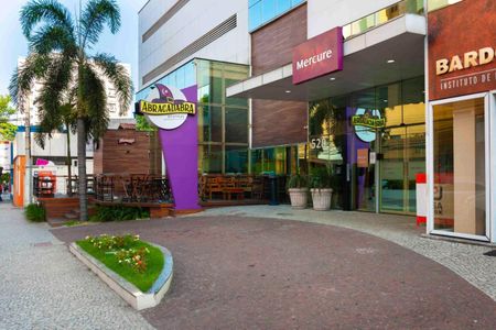 Studio para alugar com 45m², 1 quarto e sem vaga Studio para alugar com 45m², 1 quarto e sem vagaFachada