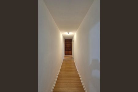 Casa para alugar com 180m², 3 quartos e 3 vagas Casa para alugar com 180m², 3 quartos e 3 vagasCorredor