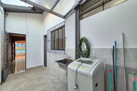 Casa para alugar com 180m², 3 quartos e 3 vagas Casa para alugar com 180m², 3 quartos e 3 vagasÁrea de Serviço