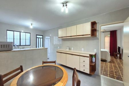 Casa para alugar com 180m², 3 quartos e 3 vagas Casa para alugar com 180m², 3 quartos e 3 vagasCopa