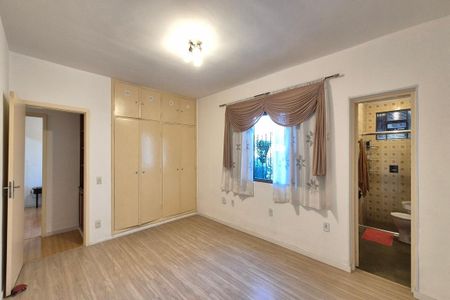 Casa para alugar com 180m², 3 quartos e 3 vagas Casa para alugar com 180m², 3 quartos e 3 vagasSuíte 3