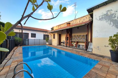 Casa para alugar com 180m², 3 quartos e 3 vagas Casa para alugar com 180m², 3 quartos e 3 vagasÁrea comum - Piscina