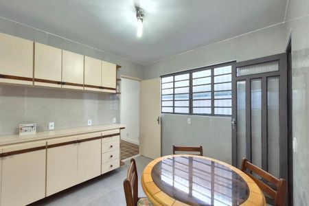 Casa para alugar com 180m², 3 quartos e 3 vagas Casa para alugar com 180m², 3 quartos e 3 vagasCopa