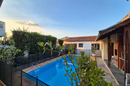 Casa para alugar com 180m², 3 quartos e 3 vagas Casa para alugar com 180m², 3 quartos e 3 vagasVista da Suíte 3