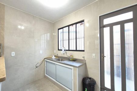 Casa para alugar com 180m², 3 quartos e 3 vagas Casa para alugar com 180m², 3 quartos e 3 vagasCozinha