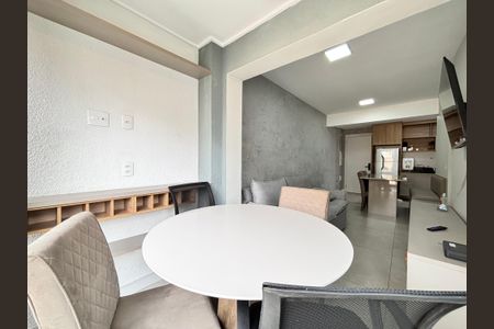 Apartamento para alugar com 58m², 2 quartos e 1 vagaVaranda