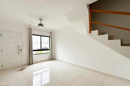 Sala de casa de condomínio para alugar com 3 quartos, 128m² em Demarchi, São Bernardo do Campo