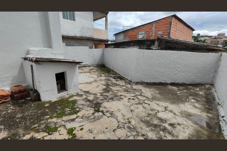 Casa para alugar com 105m², 2 quartos e 2 vagasQuintal
